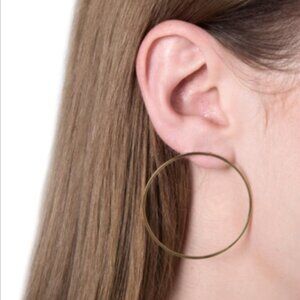 Oak + Fort Minimal Circle Stud Earrings in silver